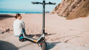 Advantages of electric scooters compared to traditional scooters