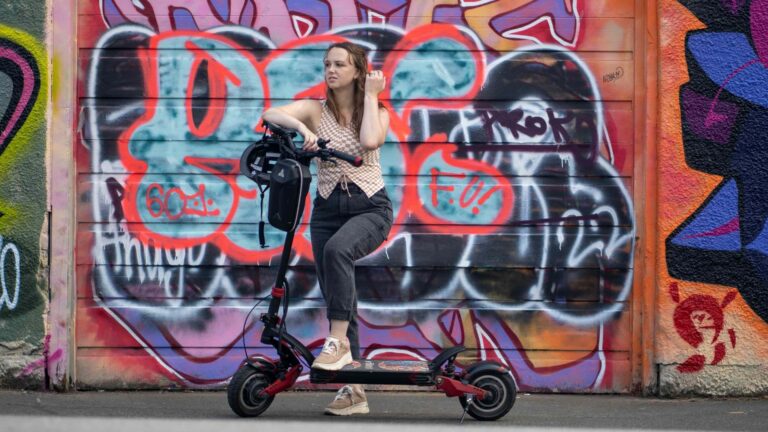 folding big-power Varla electric scooter